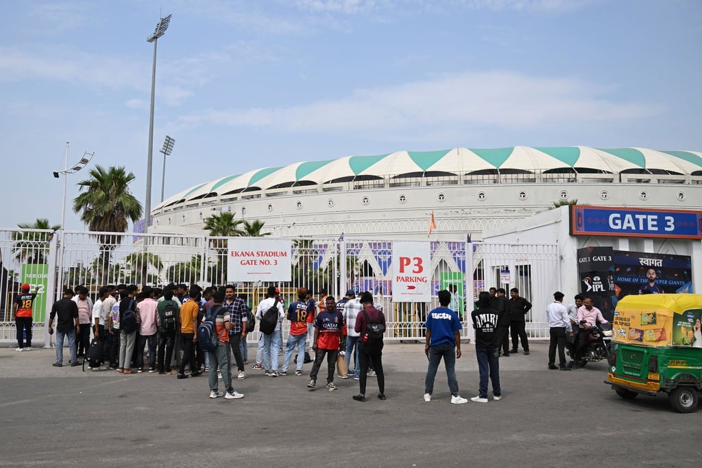 In Indien legt die wichtigste Cricket-Veranstaltung eine Pause wegen der Spannungen mit Pakistan ein.