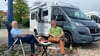 Die Dortmunder Viola und Guido Burkhardt waren für einen Tag zu Besuch in Magdeburg. Mit ihrem Wohnmobil standen sie auf dem Stellplatz am Petriförder.