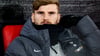 Timo Werner auf der Bank der Spurs.