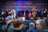 Wie in Vorjahren wird es auch bei den Königstagen 2025, dem Stadtfest in Quedlinburg, wieder ein vielfältiges Programm auf der Hauptbühne sowie drei weiteren Bühnen geben.