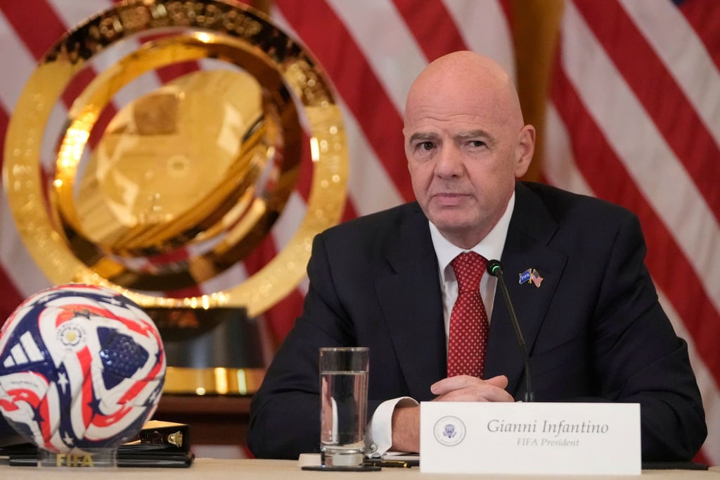 Das FIFA-Council mit Präsident Gianni Infantino will Rassismus noch schärfer bestrafen.