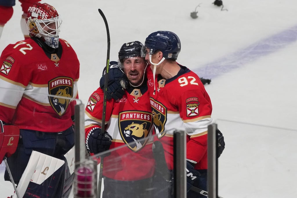 Brad Marchand (Mitte) erzielte für die Florida Panthers den Siegtreffer in der Overtime gegen die Toronto Maple Leafs.