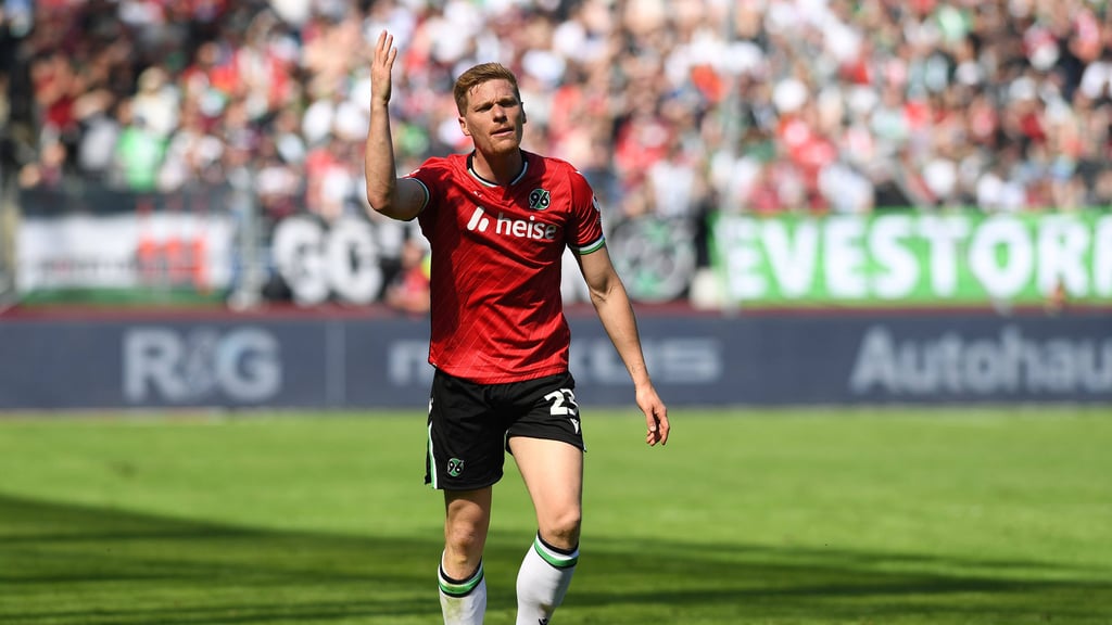 Marcel Halstenberg, angefressen bei einem Spiel von Hannover 96.
