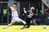 Die Enttäuschung bei den Elbestädtern um Marcus Mathisen (hier im Duell mit Felix Götze) ist groß. 