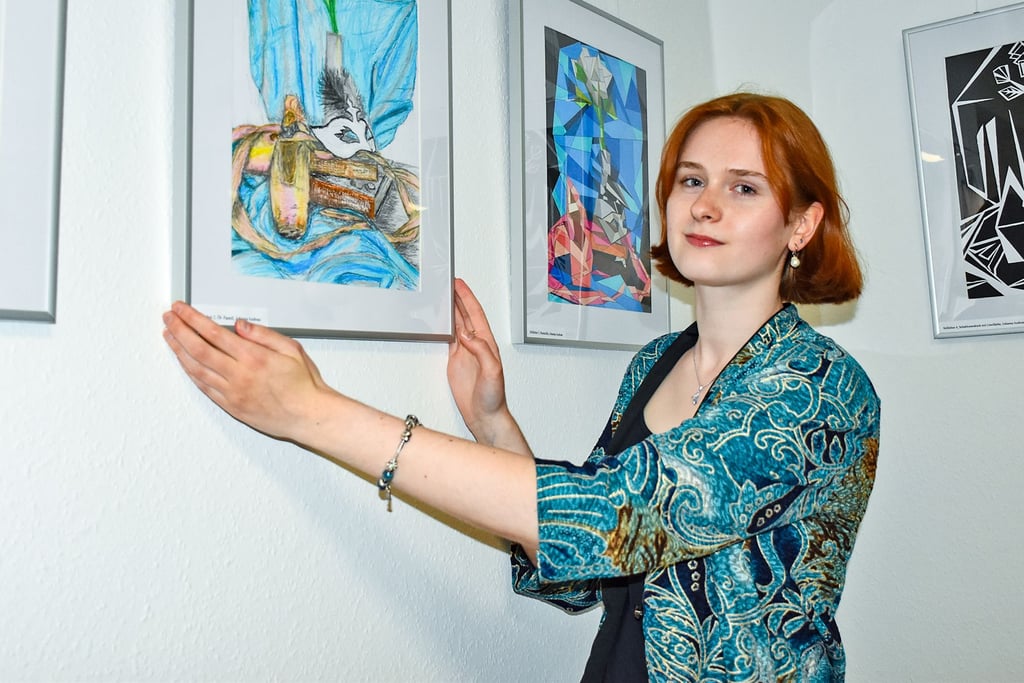 Noch bis Ende August sind die Stillleben von der Studentin Johanna Maria Andreas in der Galerie der Wohnungsgenossenschaft 1. Mai in der Geußnitzer Straße 73 in Zeitz zu sehen.