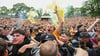 Dynamo Dresden ist zurück in der 2. Bundesliga. Trotz Niederlage gegen Waldhof Mannheim feiern die Sachsen den Aufstieg.