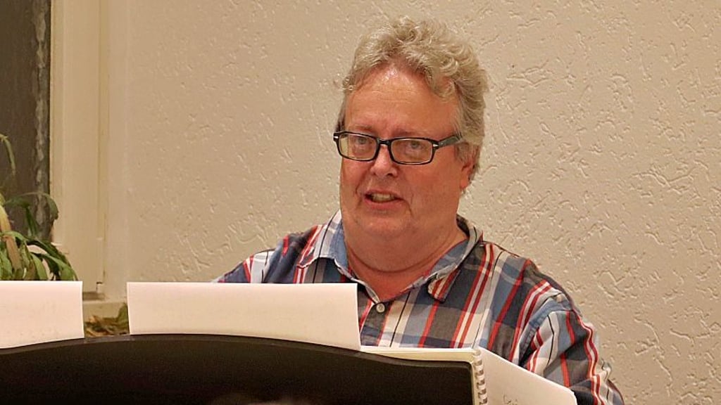 Stephan Senftleben beim ersten offenen Singen in Güsen.