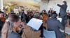 Die Mitteldeutsche Kammerphilharmonie mit ihrem Dirigenten Jan Michael Horstmann gab ein Konzert im Feuerwehrgerätehaus des Drohnentestzentrums auf dem Verkehrsflughafen in Cochstedt. 