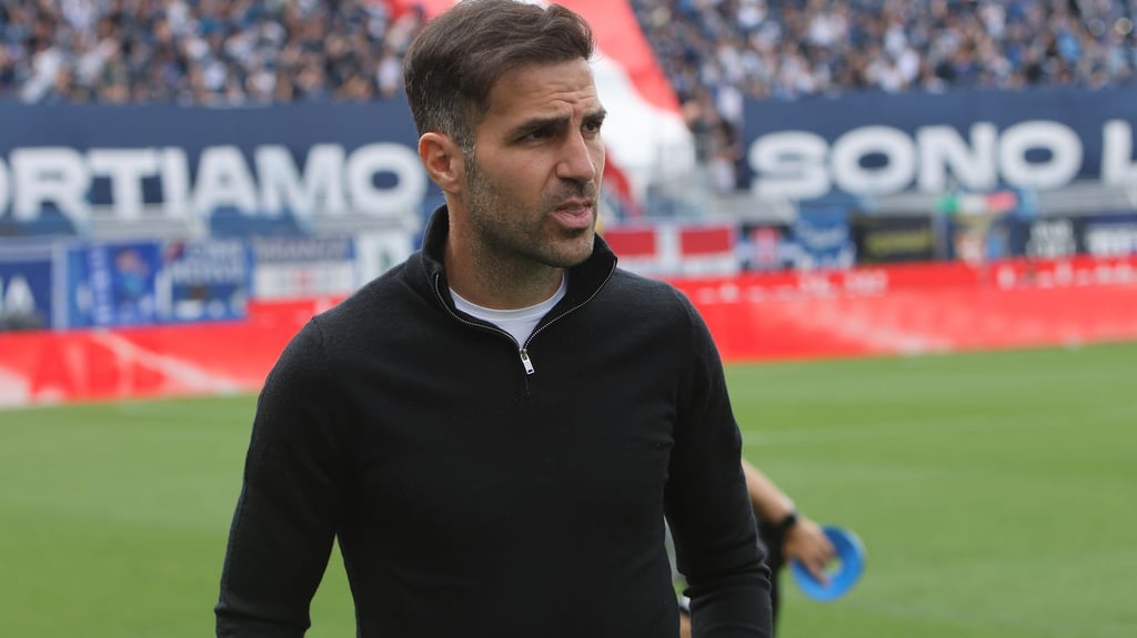 Como-Trainer Cesc Fàbregas ist ein Trainer-Kandidat in der Bundesliga.