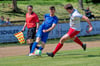 Der Naumburger Till Weiland (r.) versucht, Eirik Müller zu stoppen. Das Kellerduell der Kreisoberliga im Stadion Saalestraße zwischen den Domstädtern und Bad Bibra/Saubach endet schließlich 2:2.