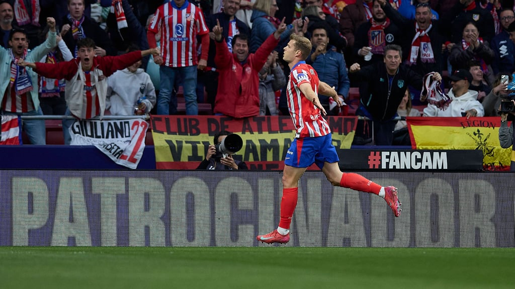 Alexander Sörloth jubelt über eins seiner vier Tore für Madrid.