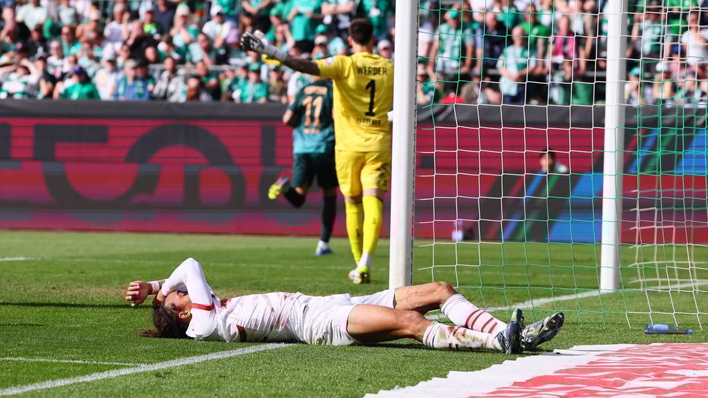 Am Boden: Yussuf Poulsen enttäuscht.