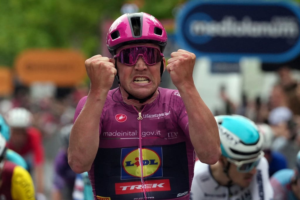 Mads Pedersen gewinnt beim Giro d'Italia die erste und dritte Etappe.