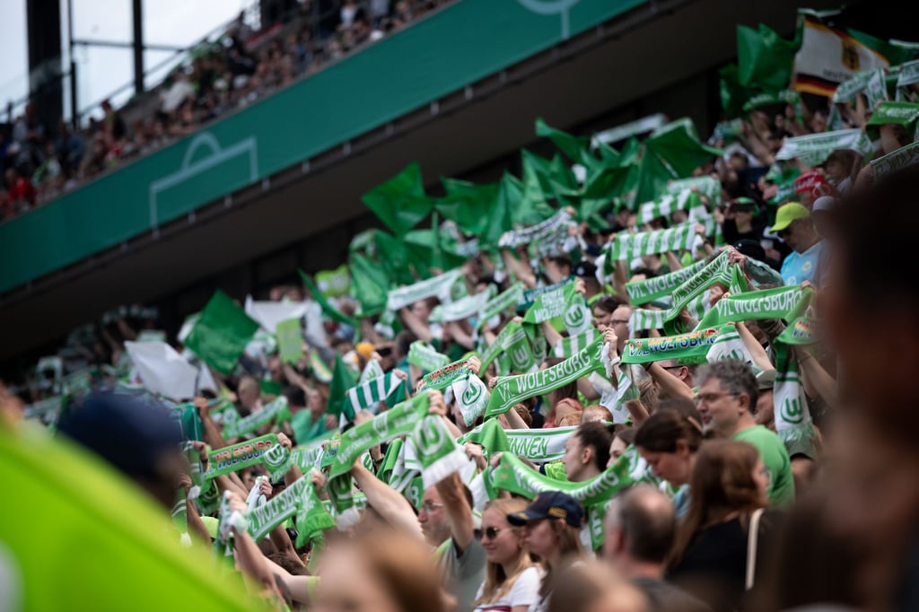 Die Fußballerinnen des VfL Wolfsburg erreichen als Vizemeisterinnen die Champions League.
