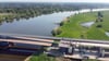 A14-Bau zwischen Brandenburg (links der Elbe) und Sachsen-Anhalt. Dort fand gerade der letzte Brückenverschub der neuen Strombrücke statt. Sie hat die Vorlandbrücke inzwischen erreicht. Die hier im Text angekündigte Vollsperrung der B189 befindet sich auf Sachsen-Anhalt-Seite.