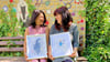 Xiao Chen (l.) und Rita Volkmann im Garten des Ateliers: Die Künstlerinnen freuen sich auf die gemeinsame Ausstellung.