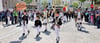 1.400 Teilnehmer nahmen an der Bergparade teil. Der Zug war mehr als 500 Meter lang. Viele Schaulustige säumten den Weg vom Markt zum Friesenstadion.