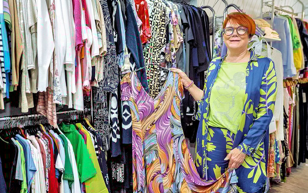 In der „JeansMeile“ von Jutta Eckhardt bekommt man Mode in all ihren Facetten - auch große Größen.