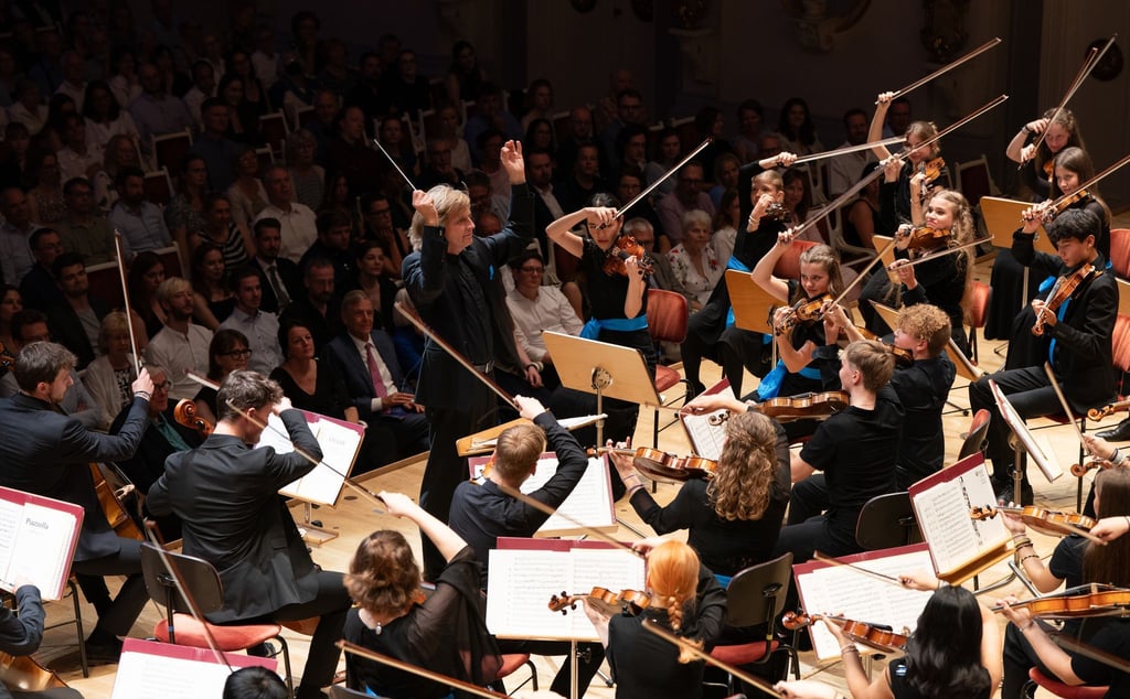 Die Deutsche Streicherphilharmonie musizierte zum Auftakt des Musikschulkongresses in Dresden. (Archivbild)