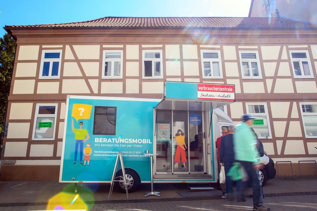 In Brandenburg ist die mobile Verbraucherzentrale längst etabliert. In Sachsen-Anhalt, hier in Burg bei Magdeburg, startete sie Anfang 2025.