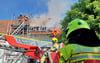 In Glindenberg ist auf einem Balkon ein Feuer ausgebrochen, das schnell auf den Dachstuhl übergriff.