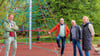In Rippicha wird ein neuer Spielplatz errichtet  mit tatkräftiger Unterstützung unter anderem vom des Heimatvereins Droßdorf. Im Bild zu sehen sind  Julius Müller, Frank Melzer, Karsten Beyer, Henriette Müller (v.l.). 
