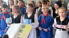 Der Kinderchor Harzer Kramms trägt für seine Auftritte die regionale Tracht, die früher als Sonntagskleidung diente.