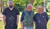 Jeremy Blunck (von links),  Horst Wernecke und Waldemar  Stanke sind drei der Befürworter des Baus der Windkraftanlagen. 