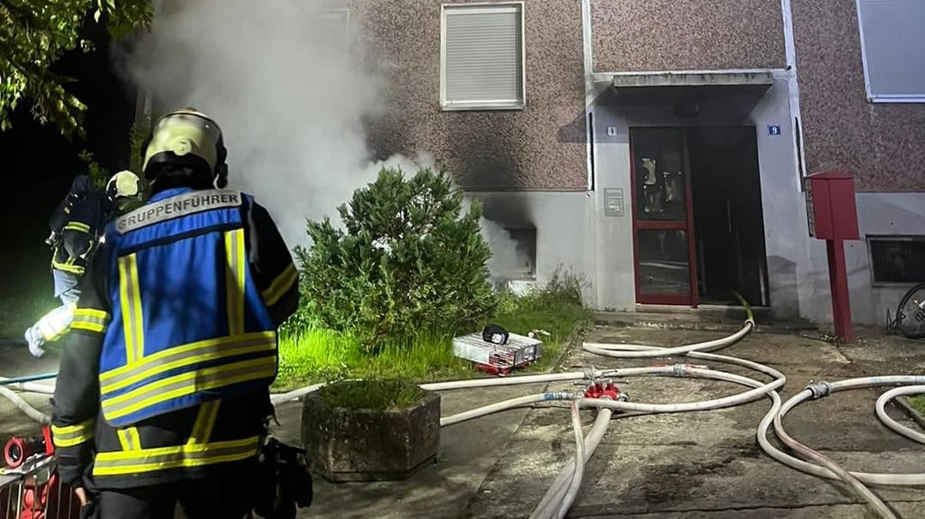Die Feuerwehr hat einen Kellerbrand in -Eisleben gelöscht.