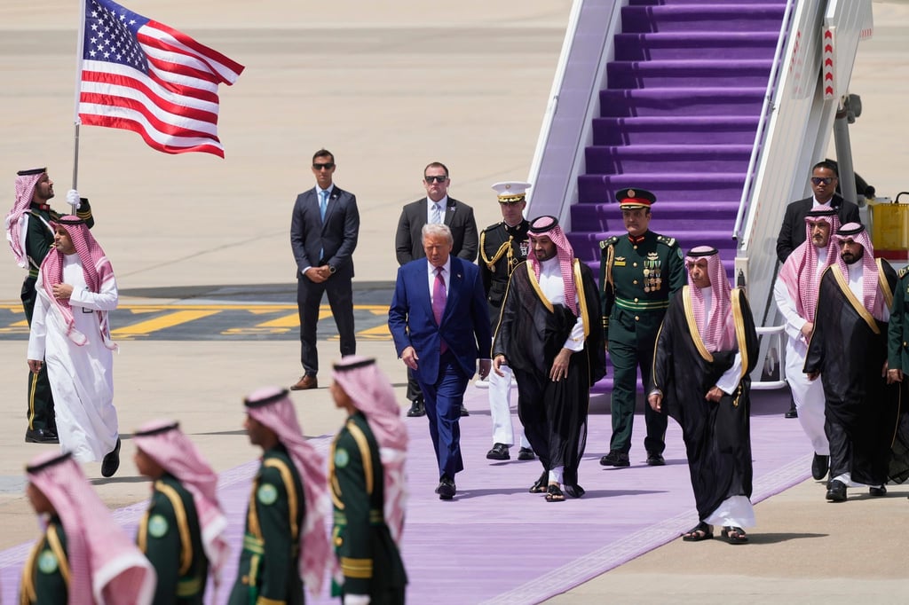 In Riad trifft Donald Trump auf einen mächtigen Mann, der zwar nur genau halb so alt ist wie er, mit dem ihn ansonsten aber einiges verbindet: Saudi-Arabiens Thronfolger Mohammed bin Salman.