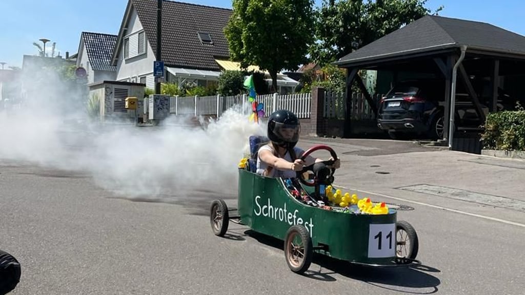 Die Startnummer 11 beim Seifenkistenrennen in Magdeburg-Diesdorf.