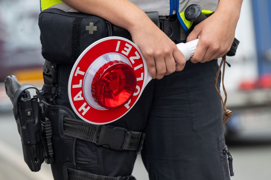 An der Grenze zu Österreich war Bundespolizisten ein mutmaßliches Bandenmitglied ins Netz gegangen. (Symbolbild)
