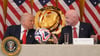 FIFA-Chef Infantino zelebriert die Nähe zu US-Präsident Trump.