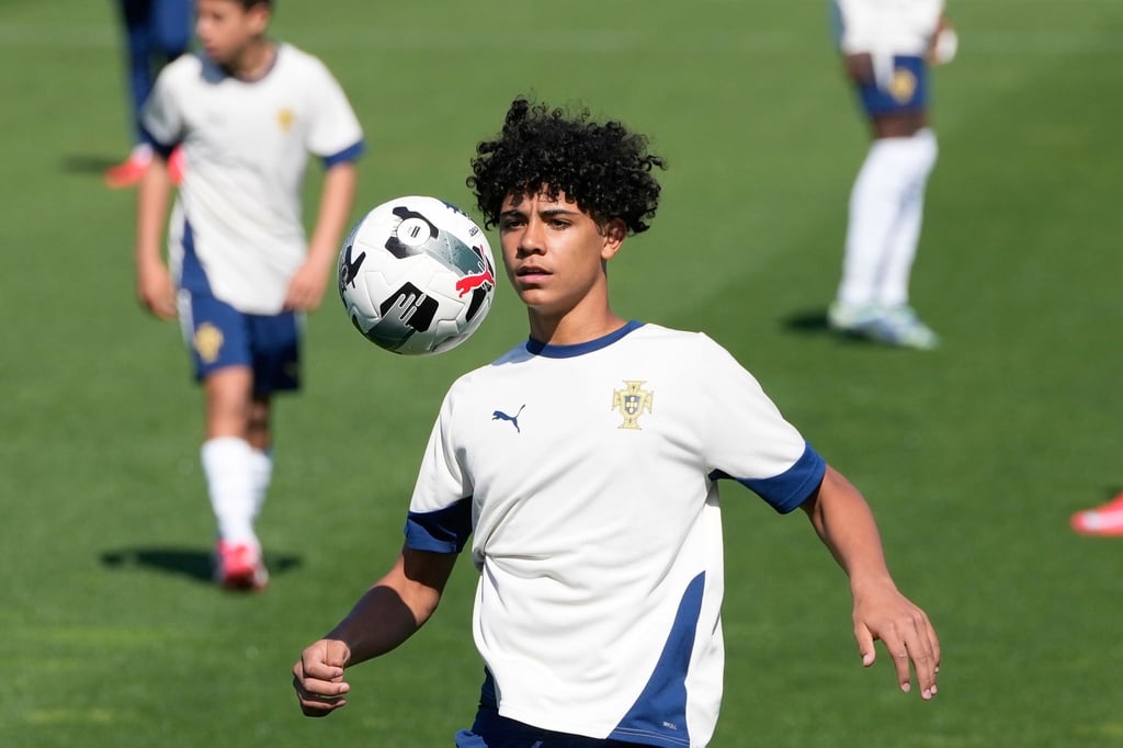 Cristiano Ronaldo Junior, der Sohn von Cristiano Ronaldo, ist nun Junioren-Nationalspieler.