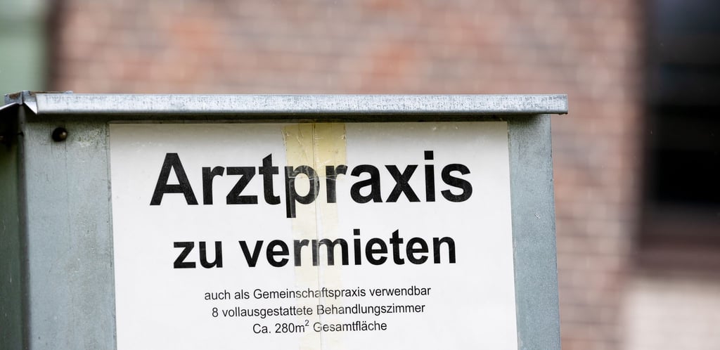 Immer mehr Hausarztsitze sind laut der Kassenärztlichen Vereinigung Thüringen in Thüringen unbesetzt. (Symbolbild)