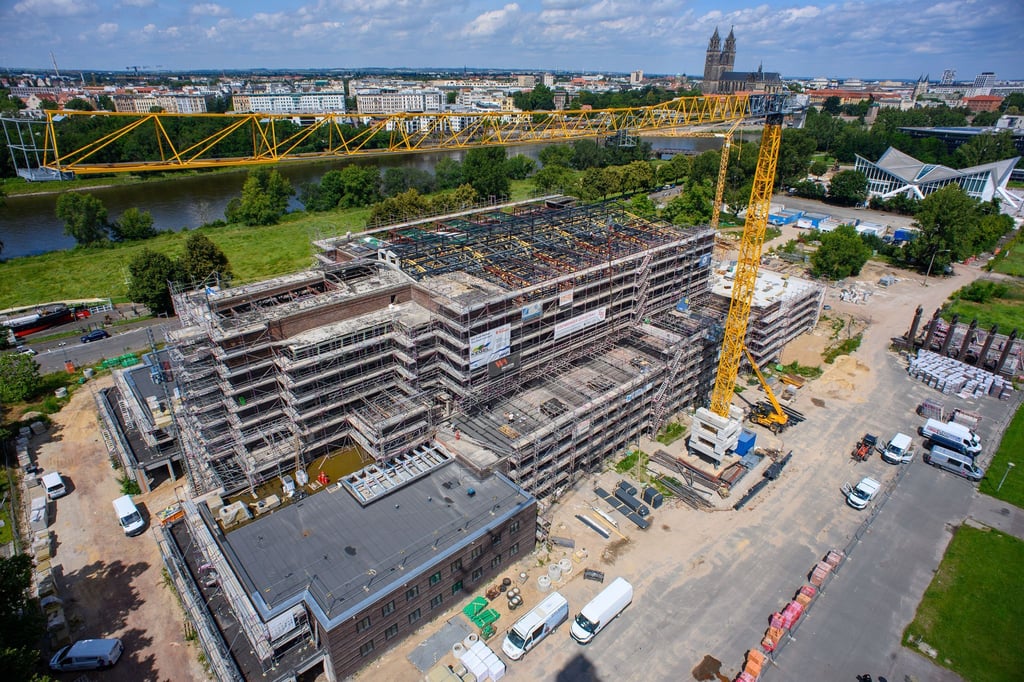 Der Stadtrat soll in der kommenden Woche über die Kostenerhöhung beim Bau der Stadthalle entscheiden. (Archivbild)