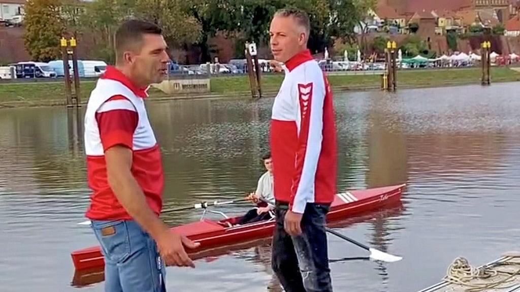 Mathias Schulz (links) und Torsten Klipp sind Ruderer in Tangermünde.