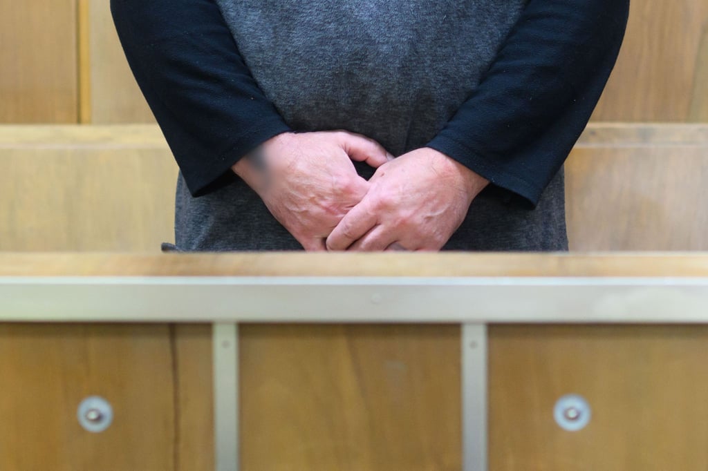 Im Prozess um den gewaltsamen Tod eines Obdachlosen in Hannover gesteht der Angeklagte die Tat.