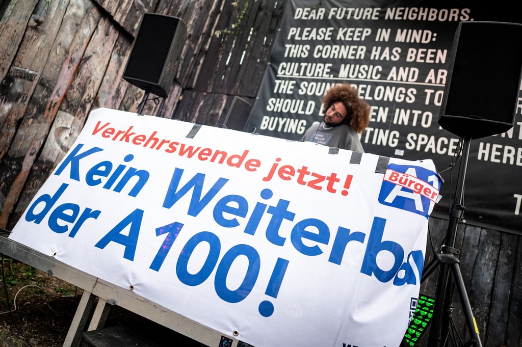 Immer wieder kam es in den vergangenen Jahren zu Protesten gegen den Ausbau der A100. (Archivbild)
