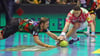 In dieser Szene schnappt Albin Lagergren (l.) dem Berliner Mijajlo Marsenic den Ball weg. In den verbleibenden Spielen möchte der Schwede mit dem SCM den Füchsen auch die Schale noch aus den Händen reißen.
