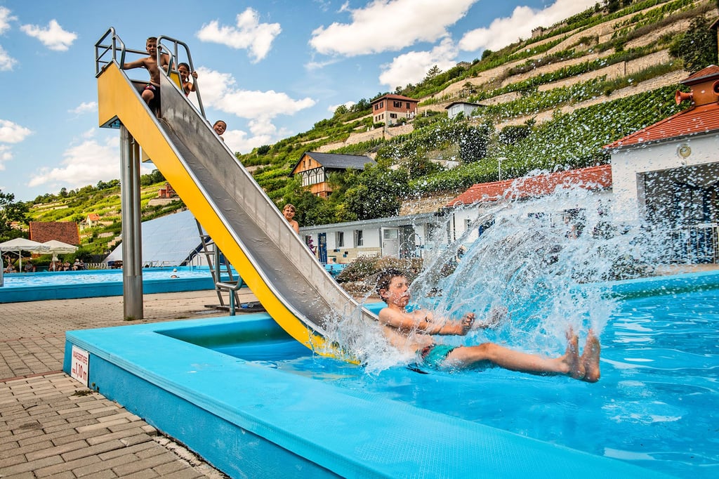 Das in den Schweigenbergen an der Unstrut gelegene Freyburger Freibad öffnet am Donnerstag, 15. Mai, seine Pforten.