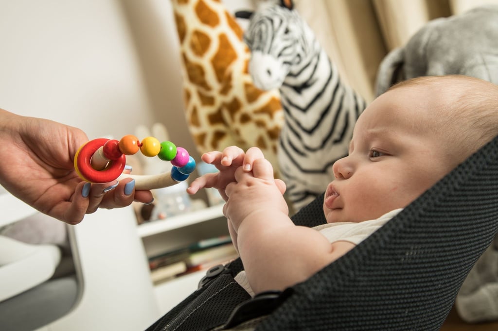 Mehr als ein Spiel: Wenn Babys „blubbern“, fördern sie ihre Sprachentwicklung und stärken soziale Bindungen.