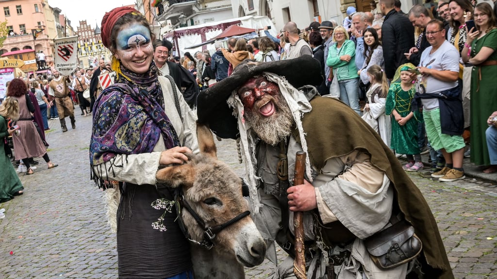 Der Festumzug gehört zum alljährlichen Programm von "Luthers Hochzeit" in Wittenberg.