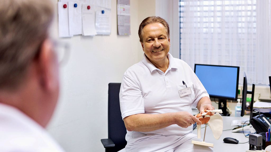 Dr. Jörg Walter ist Chefarzt der Klinik für Orthopädie und Unfallchirurgie am Zeitzer SRH-Klinikum.