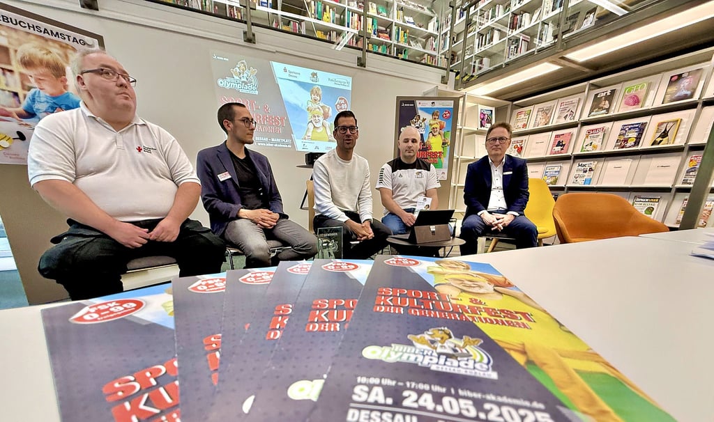 Die Veranstalter vom Sport-und Kulturfest auf dem Marktplatz stellen das Programm für den 24. Mai vor.
