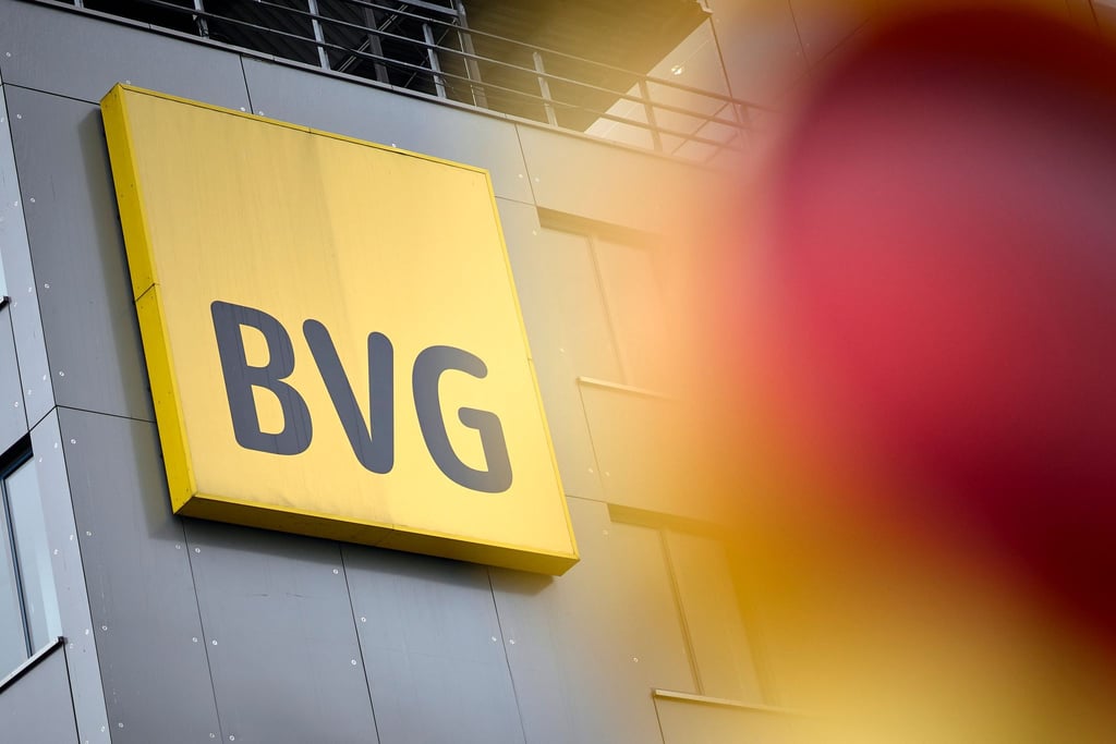 Bei einem IT-Angriff auf einen BVG-Dienstleister wurden möglicherweise Zehntausende Kundendaten erbeutet. (Archivbild)