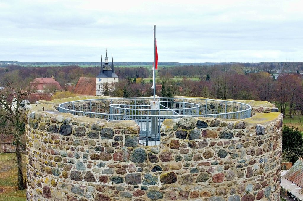 Der Burgturm von Loburg bietet eine tolle Aussicht. Wenn er geöffnet ist.