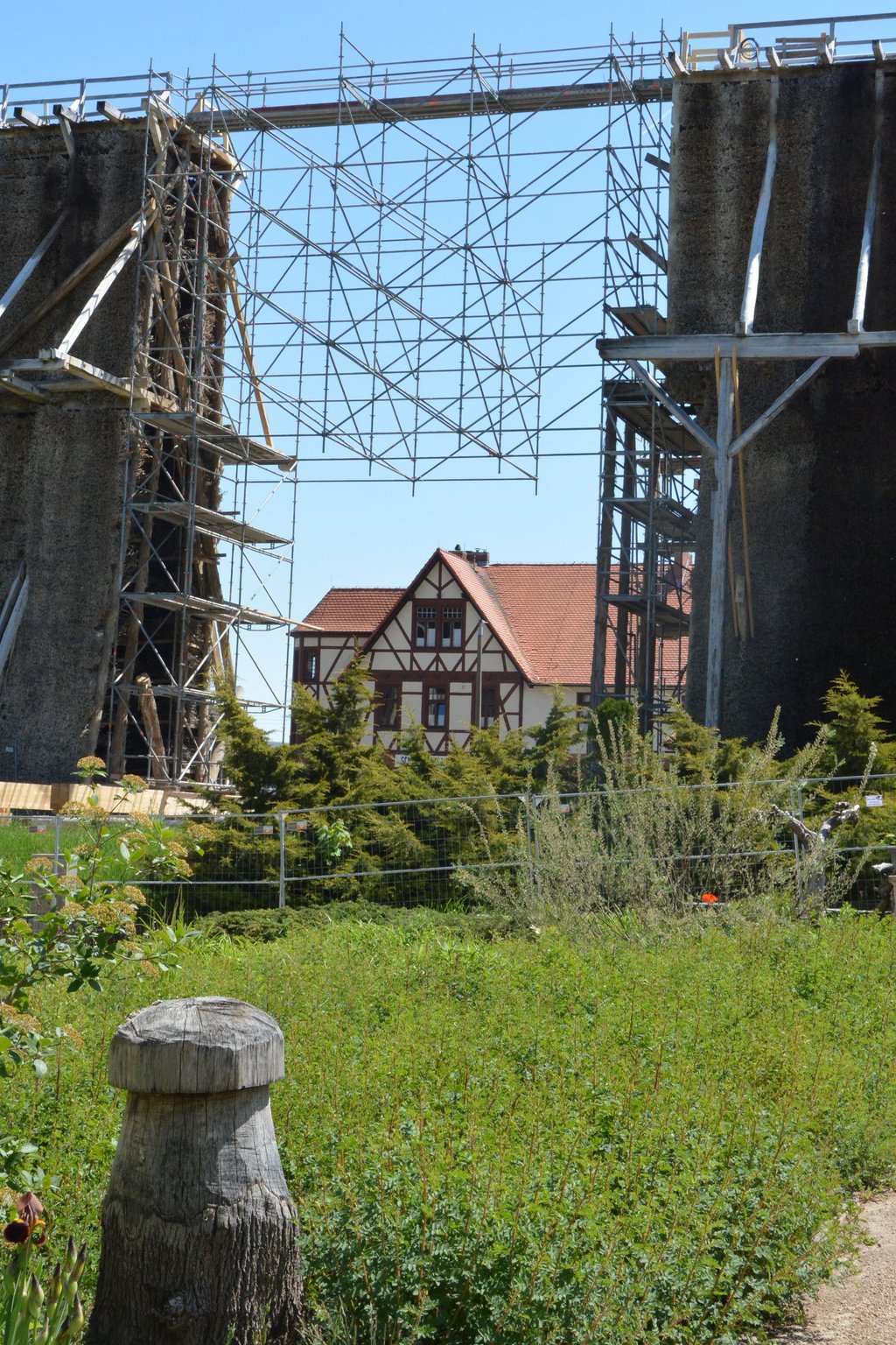 So sieht die Lücke im Gradierwerk gerade aus.