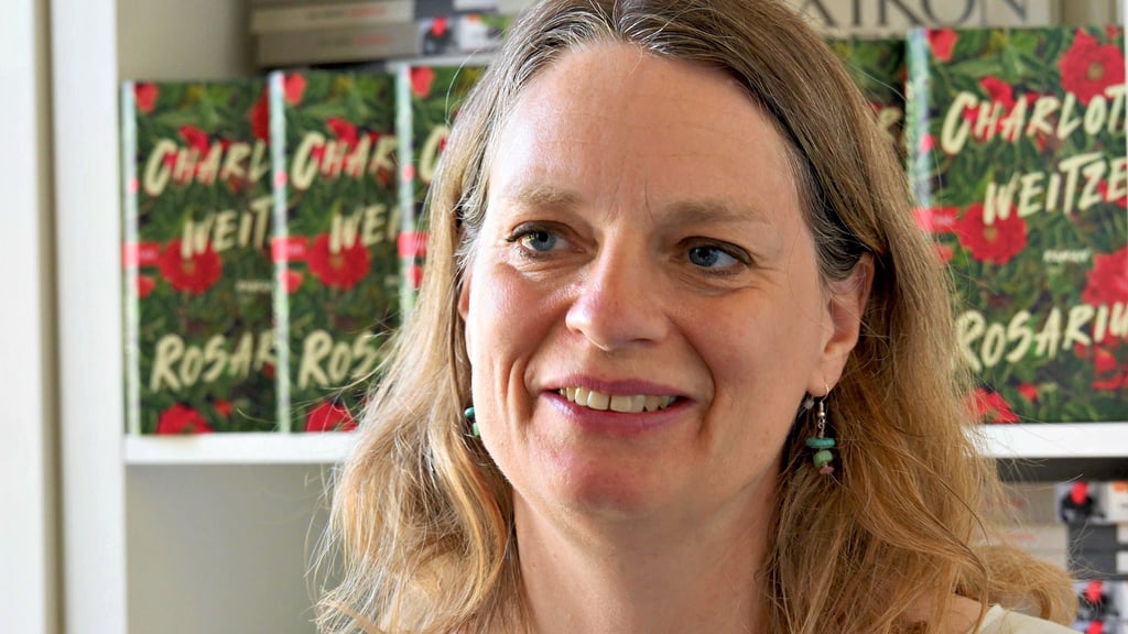 Im vergangenen Jahr hat Charlotte Weitze ihr Buch „Rosarium“ veröffentlicht. Nun ist sie Ascherslebens siebte Stadtschreiberin in Aschersleben.