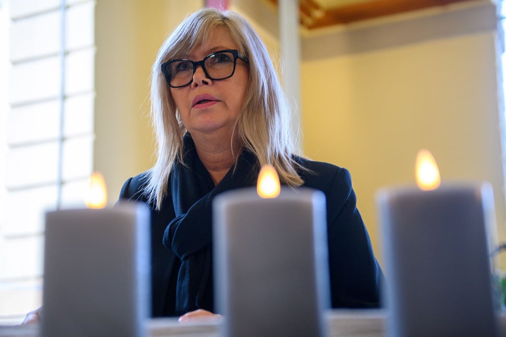 Oberbürgermeisterin Simone Borris (parteilos) möchte, dass der Gedenkort schon vor dem ersten Jahrestag eingerichtet wird. (Archivbild)